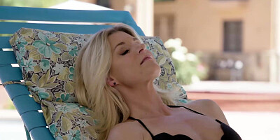Teased India Summer scissoring with young lesbian