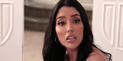 Sexy Real Tits Latina And Foot Lover Indulge His Fantasies - Ramon Nomar And Vanessa Sky