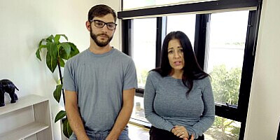 Twerk Addict Carmen Caliente asks Stepbro, ...DO you like My Twerking Now?... - S1:E5