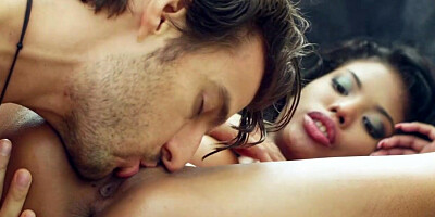 Ebony Nia Nacci gives deepthroat blowjob