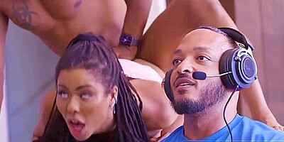 Stacked Kira Pays Delivery Guy With Sneaky Hard Rough Sex While Boyfriend Is Gaming With Kira Noir And Isiah Maxwell