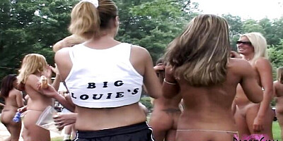 Sensuous fancy woman at dreamgirls trailer