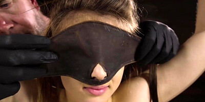 Suspended beauty gets pussy vibed