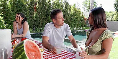 Mick Cant Concentrate On Cooking When Hailey Roses Pussy Needs To Get Dicked Down