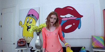 NYMPHO Slutty Scarlet Skies takes a big dick