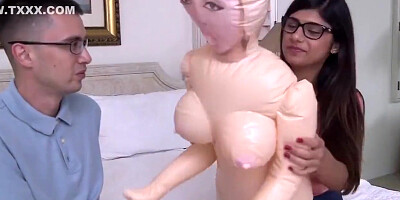 Tits Arab pornstar takes a fan's virginity - Mia Khalifa