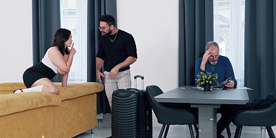 Alice Peachy And Peachy Alice - Curvy Booty Gets Anal Fuck