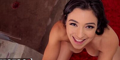 Mofos - Brooklyn Gray gets her pussy drilled by Kyle Mason