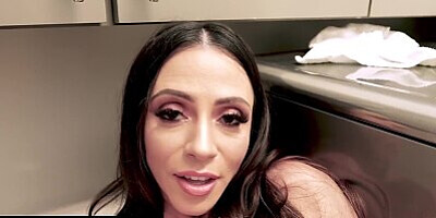 Cock Craving Stepmom Sucks On Stepsons Juicy Wang And Swallows His Cum At Breakfast - PervMom