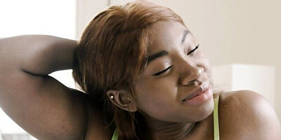 Aphrodisiac Freya Von Doom and Amari Anne at small boobs sex