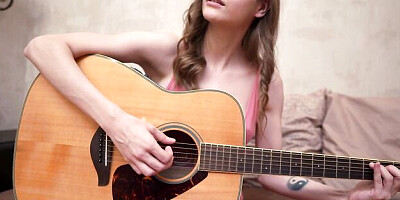 Solo female trailer with pin-up lady-love from My 18 Teens