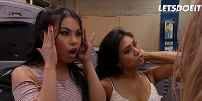 Horny Babes Cindy Starfall & Kat Dior Seduce Repairman Into Hot Threeway - SCAM ANGELS