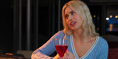 Teen Jill Kassidy pussygrinds with hot MILF Serene Siren