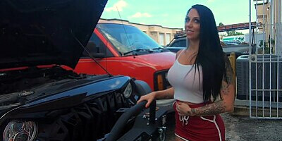 Roadside - Busty Tattoo Babe Fucks The Car Mechanic