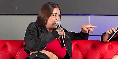 Se Atraganta Con Una Verga Gorda Enfrente De Su Cornudo En Juan Bustos Show