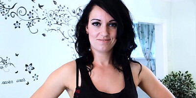 Juicy ass hottie Jasmine Lau masturbating in kinky solo act