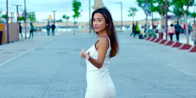 TUSHYRAW Liya's perfect vacation is being gaped 24/7
