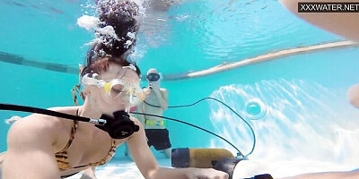 Underwater Show - swimming pool teen (18+) xxx