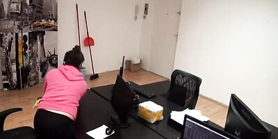 Wild queen bee's spanish movie