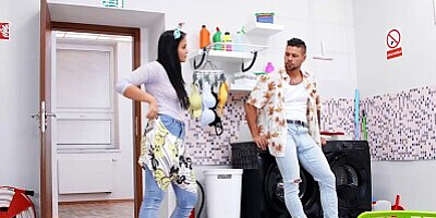 Reality Kings - Roommates Angelo & Jennifer Mendez Have Passionate Sex In The Laundry Room