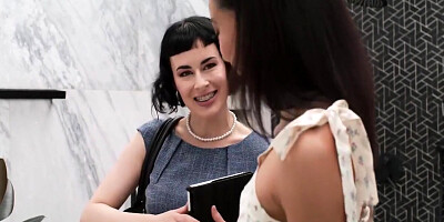 Alexis Tae And Olive Glass In Realtor And Recently Divorced Black Teen 18+ Home Owner Lesbian