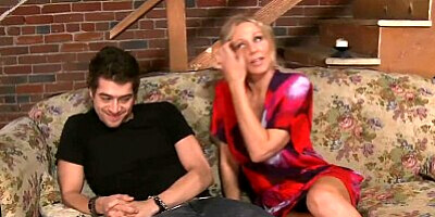 Beauty mom Julia Ann gets big tits jizzed