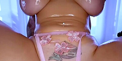 Curvy Wet In Oil By Her Bbc Masseuse - Payton Preslee