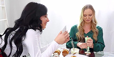 Heavenly And Vanessa Big Ass Xxx - Paisley Porter, Vanessa Marie And Marie S