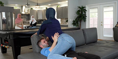 Naughty Arab babes Sophia Leone and Violet Gems are sharing my dick with Willow Ryder
