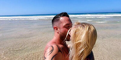 Sultry Am at hot kissing action