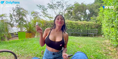 Jenifer plays with condoms in public and squirts, mamadas de 18 and xxx! Hot, muddy magnificent woman.