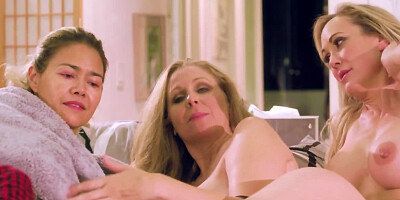 MILF and teen perform an unforgettable lesbian action