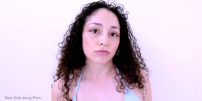 Cute Bubble Butt Latina заполняется порно-прослушиванием с большим членом