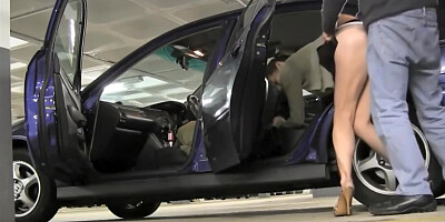 levrette riquée dans le parking souterrain