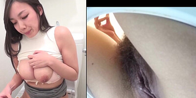 Beautiful babe pussy playing in public toilet before pissing