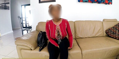 Deep throat smut with wonderful queen bee from African Casting