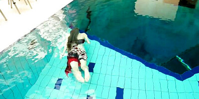 Stunner puss - hairy pussy sex - Underwater Show