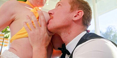 Fake-boobed blonde Dee Williams feels a long dick in her shaved pussy