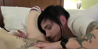 Tatted kinky lezzies' hard-core strap on dildo hook-up sesh