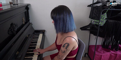 Hot servant chick got a free piano lesson - epic inexperienced duo porn!