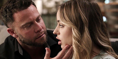 Anna Claire Clouds' deep stretch with yummy pussy filled