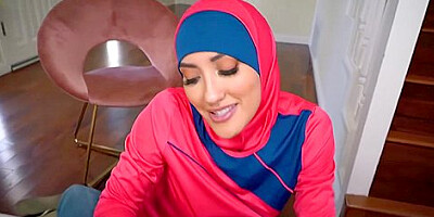 Tall Muslim Girl Sucks My Dick So Well While I Record Her In Pov - Chloe Amour