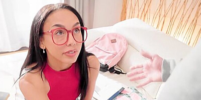 Jack Vegas And Bianca Bangs - Petite Teen 18+ Latina Tipping Handyman By Giving Sloppy Blowjob