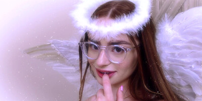 Cute girl goes down on a hun man to suck his big hard cock