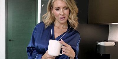 Gigi Dior Step Mom Loves Anal