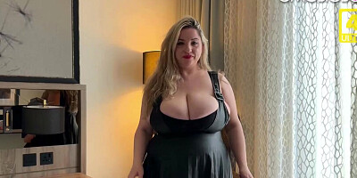 Kelly bouncing her long tits