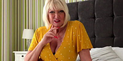 The Return Of A Busty, Horny MILF - Milf Amy (Molly Maracas)
