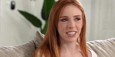 Angel Gostosa Madi Collins Family Game Day. - Blonde Angel