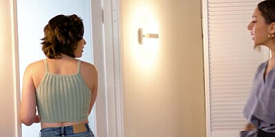 GIRLSWAY - Masseuse April Olsen & Client Casey Calvert Eat Each Other Asses During Sensual Massage