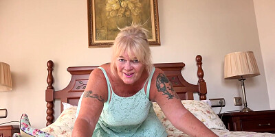 Judys - Busty Mature Gilf Raz Gives You Sensual Joi